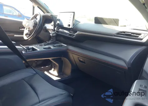 2024 Toyota Sienna Xse from USA, damaged, VIN 5TDDSKFC2RS120739